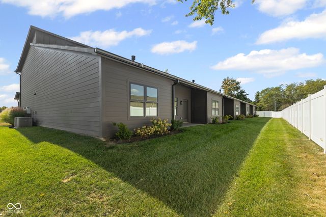 5874 Harbour Town Drive, Noblesville, IN 46062