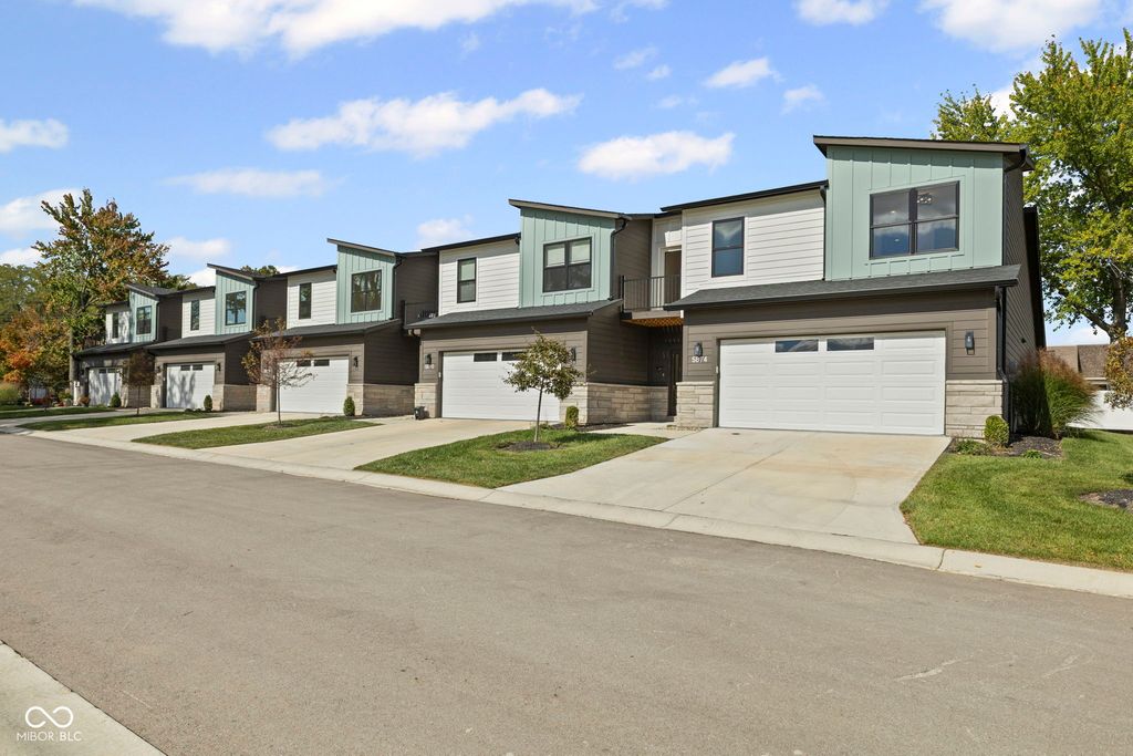 5874 Harbour Town Drive, Noblesville, IN 46062