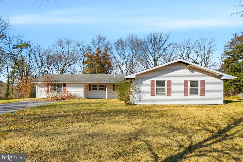 9200 PLEASANT CT, Laurel, MD 20708