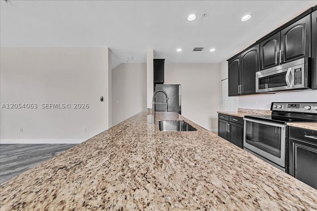 995 SW 147th Ave 2514, Pembroke Pines, FL 33027