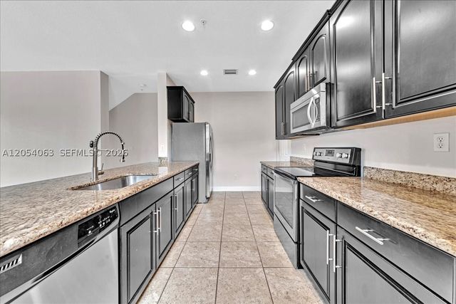 995 SW 147th Ave 2514, Pembroke Pines, FL 33027