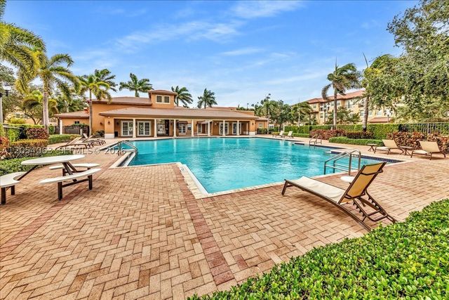 995 SW 147th Ave 2514, Pembroke Pines, FL 33027