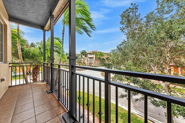 995 SW 147th Ave 2514, Pembroke Pines, FL 33027