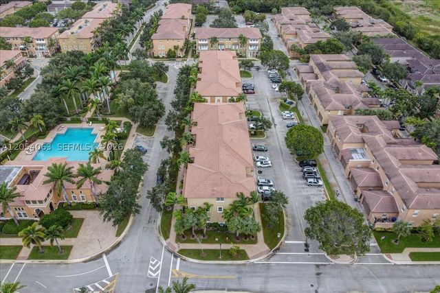 995 SW 147th Ave 2514, Pembroke Pines, FL 33027