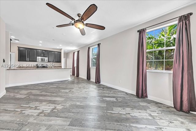 995 SW 147th Ave 2514, Pembroke Pines, FL 33027