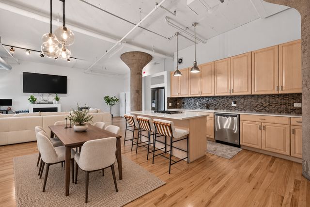 728 W Jackson Boulevard 712, Chicago, IL 60661