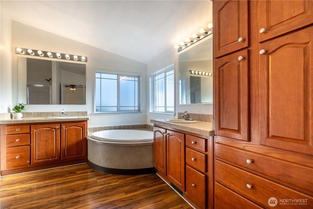 331 E Enchantment Heights Drive, Union, WA 98592