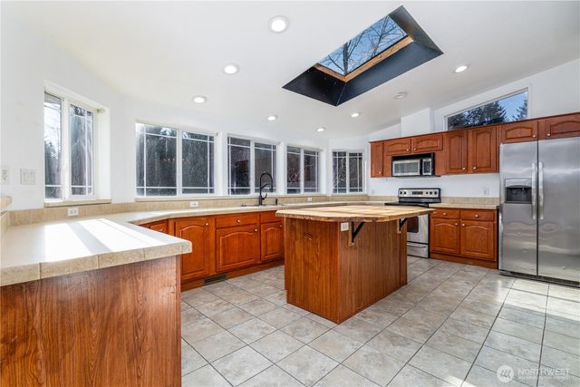 331 E Enchantment Heights Drive, Union, WA 98592