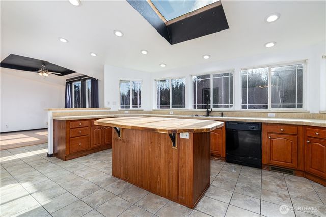 331 E Enchantment Heights Drive, Union, WA 98592