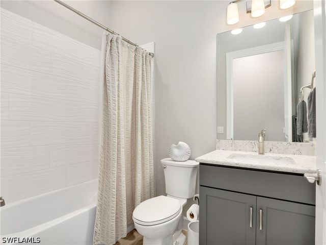 21064 Hallandale DR, Estero, FL 33928