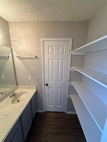 8175 Waterside Trail, Fort Worth, TX 76137