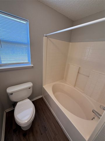 8175 Waterside Trail, Fort Worth, TX 76137