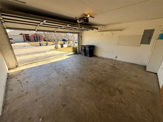 8175 Waterside Trail, Fort Worth, TX 76137