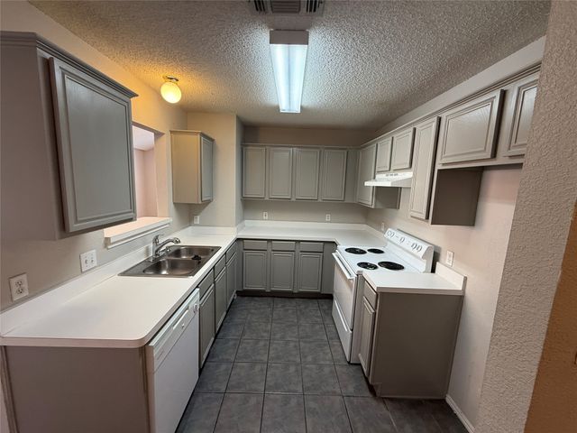 8175 Waterside Trail, Fort Worth, TX 76137