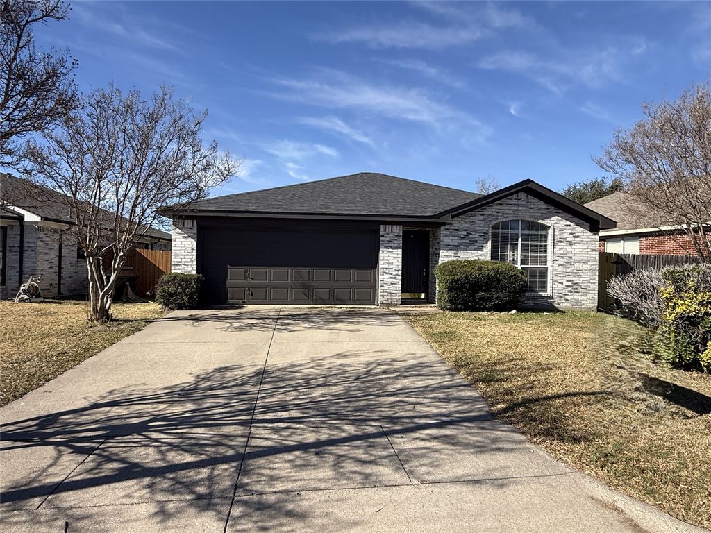 8175 Waterside Trail, Fort Worth, TX 76137