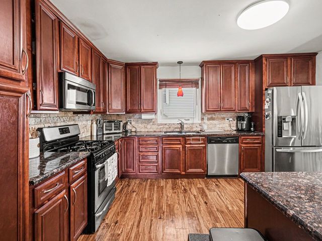 5858 W 88th Place, Oak Lawn, IL 60453
