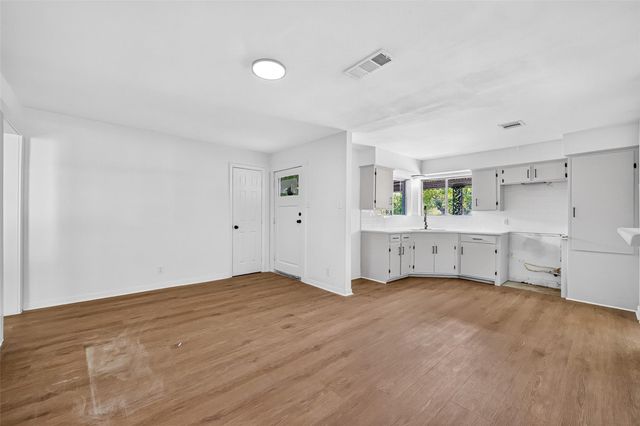4637 Brinkley Street, Houston, TX 77051