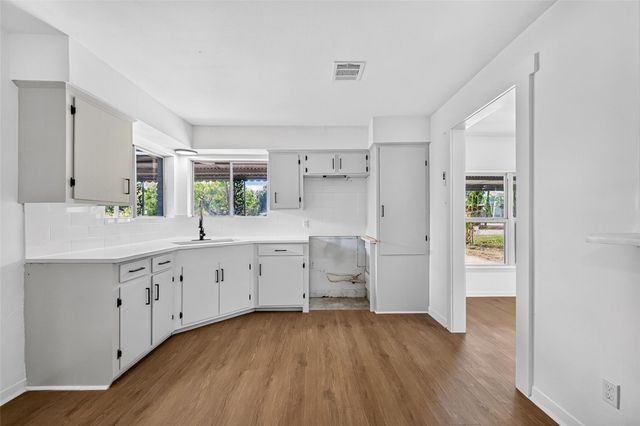 4637 Brinkley Street, Houston, TX 77051