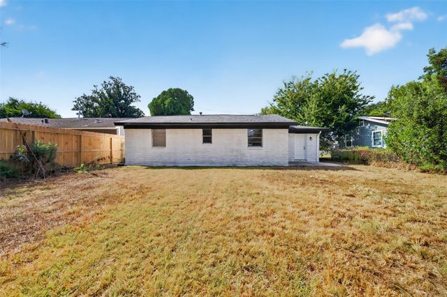 4637 Brinkley Street, Houston, TX 77051