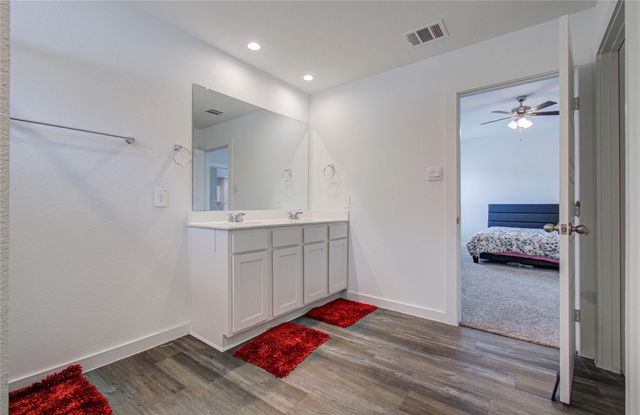 8611 Shumard Oak Drive, Rosharon, TX 77583