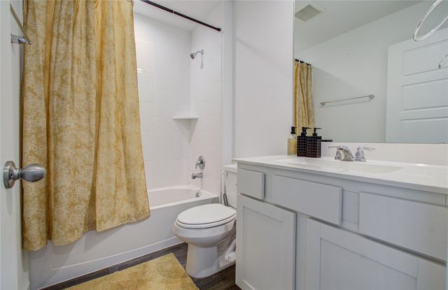 8611 Shumard Oak Drive, Rosharon, TX 77583