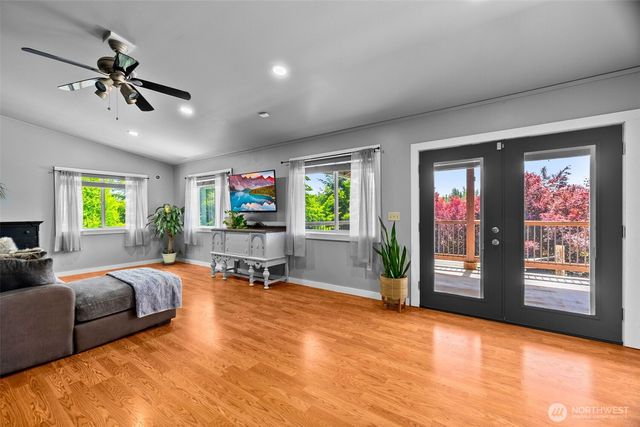 5924 139th Trail SW, Rochester, WA 98579
