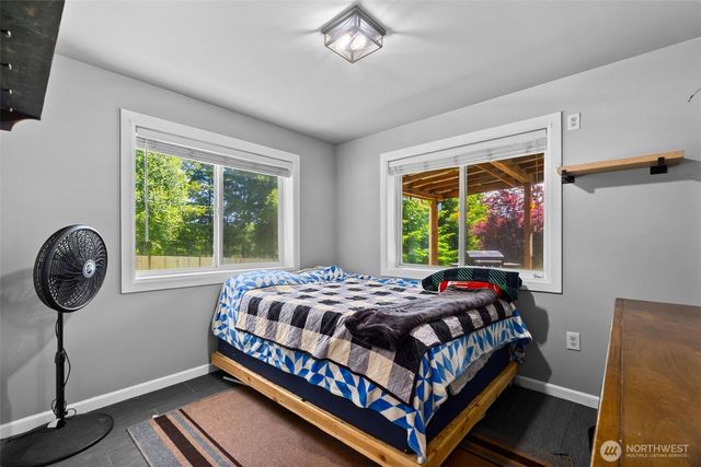 5924 139th Trail SW, Rochester, WA 98579