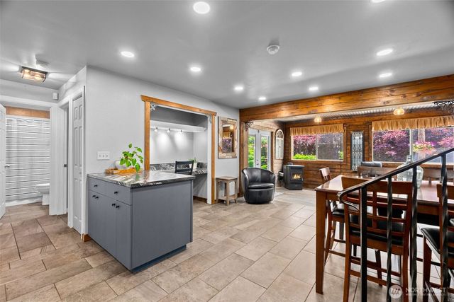 5924 139th Trail SW, Rochester, WA 98579