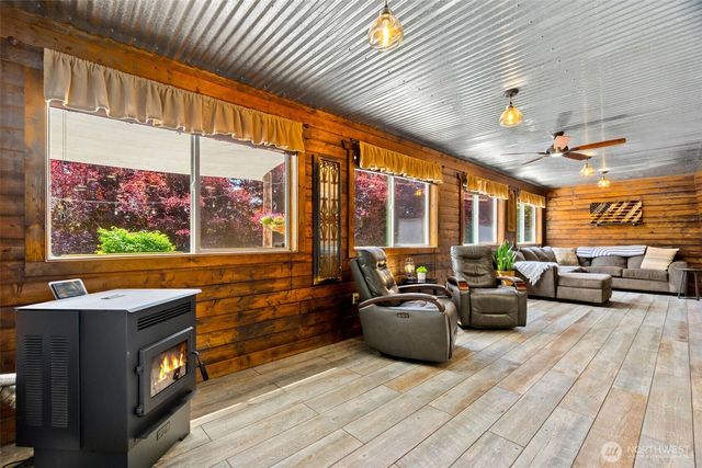 5924 139th Trail SW, Rochester, WA 98579