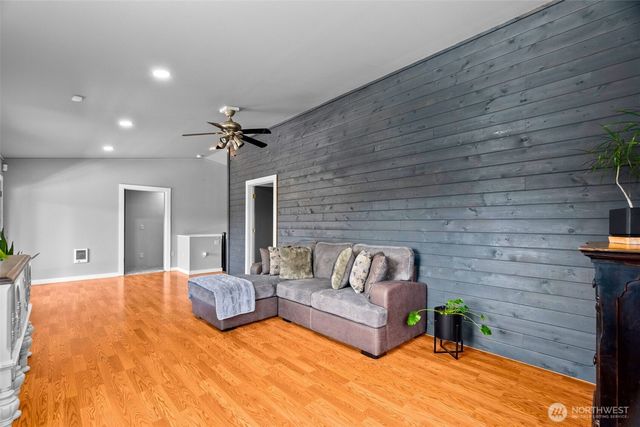 5924 139th Trail SW, Rochester, WA 98579