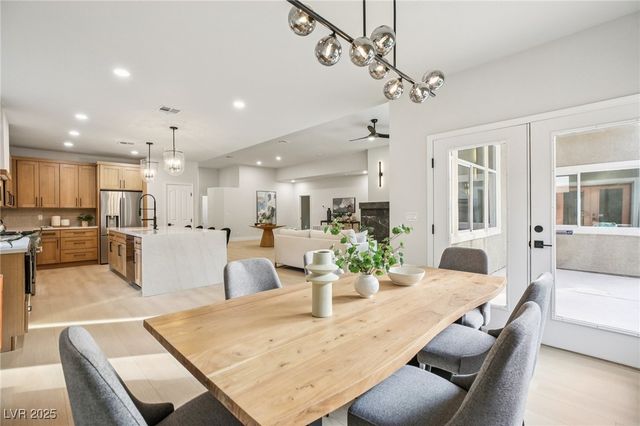 129 Sapodilla Lane, Las Vegas, NV 89144