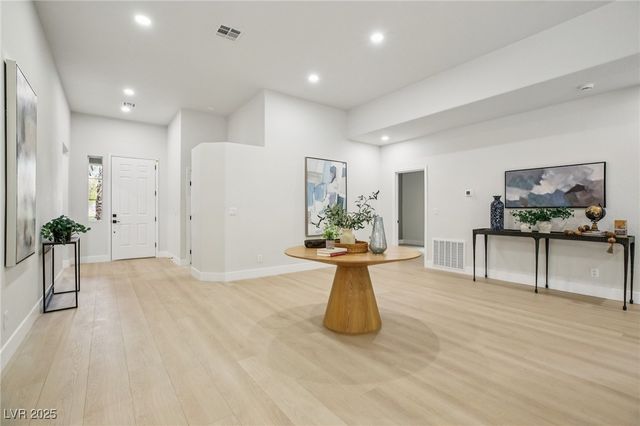 129 Sapodilla Lane, Las Vegas, NV 89144