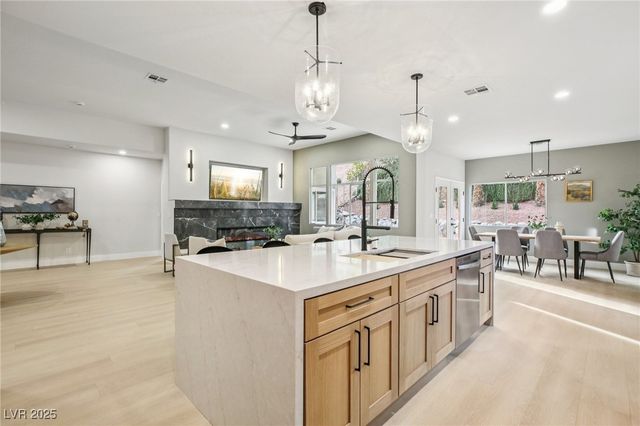 129 Sapodilla Lane, Las Vegas, NV 89144