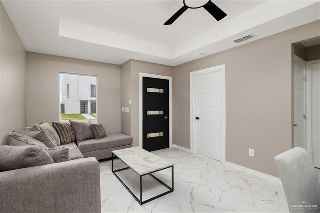 1712 W B Street, Mission, TX 78572