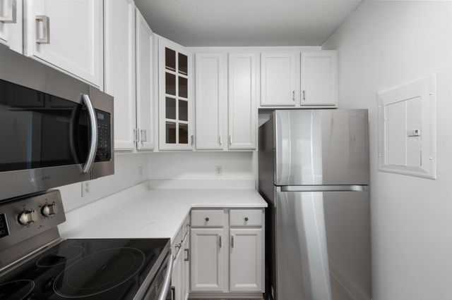 660 N 2nd Street 301, Minneapolis, MN 55401