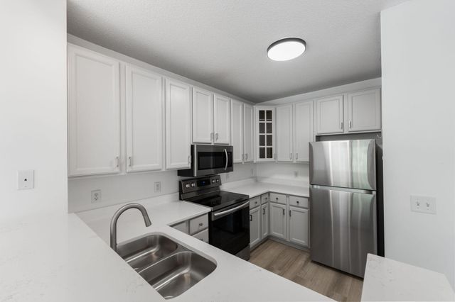 660 N 2nd Street 301, Minneapolis, MN 55401