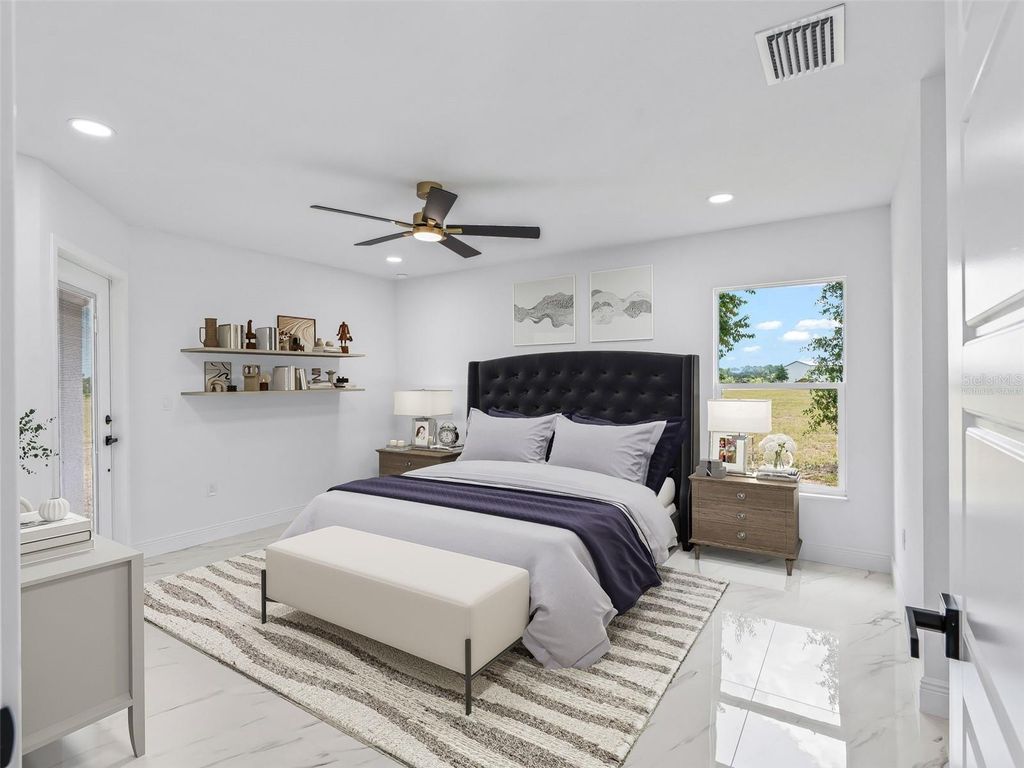 Image 15 of property listing at 14461 SE 80TH STREET, Morriston, FL 32668