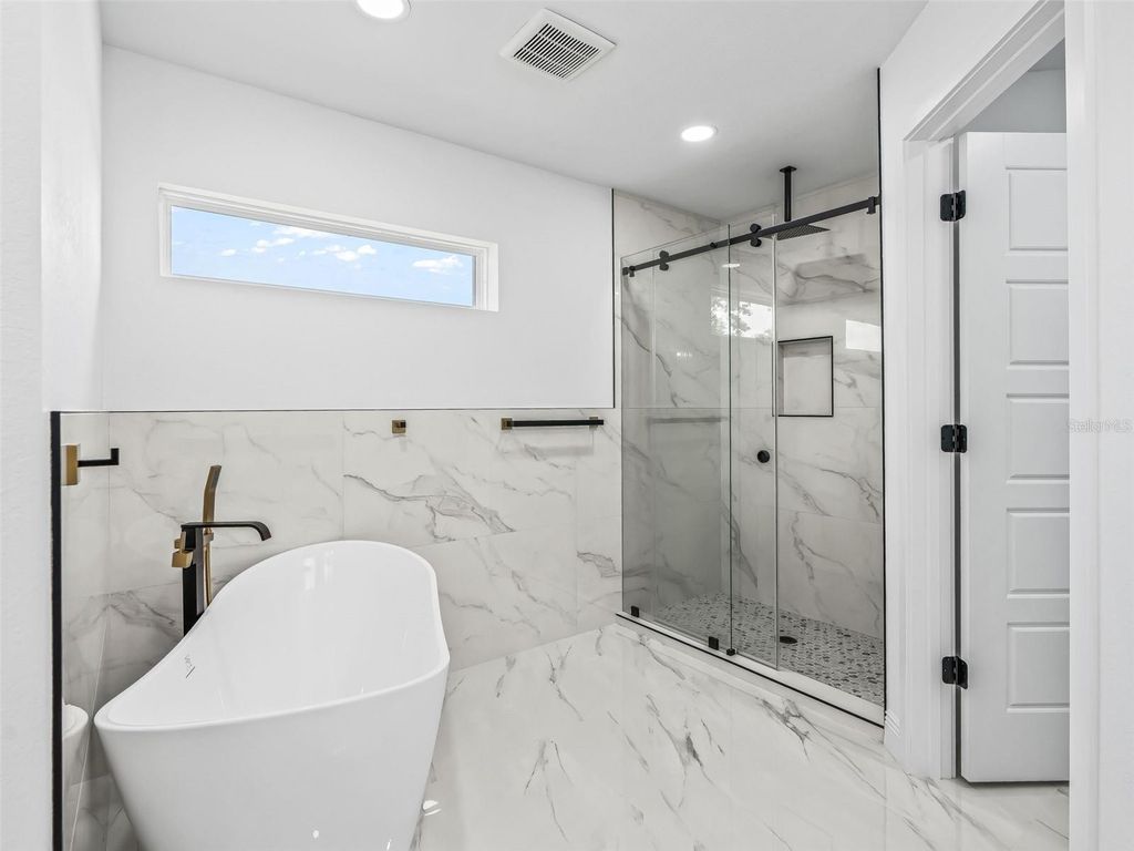 Image 17 of property listing at 14461 SE 80TH STREET, Morriston, FL 32668