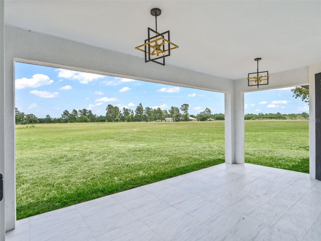 Image 25 of property listing at 14461 SE 80TH STREET, Morriston, FL 32668