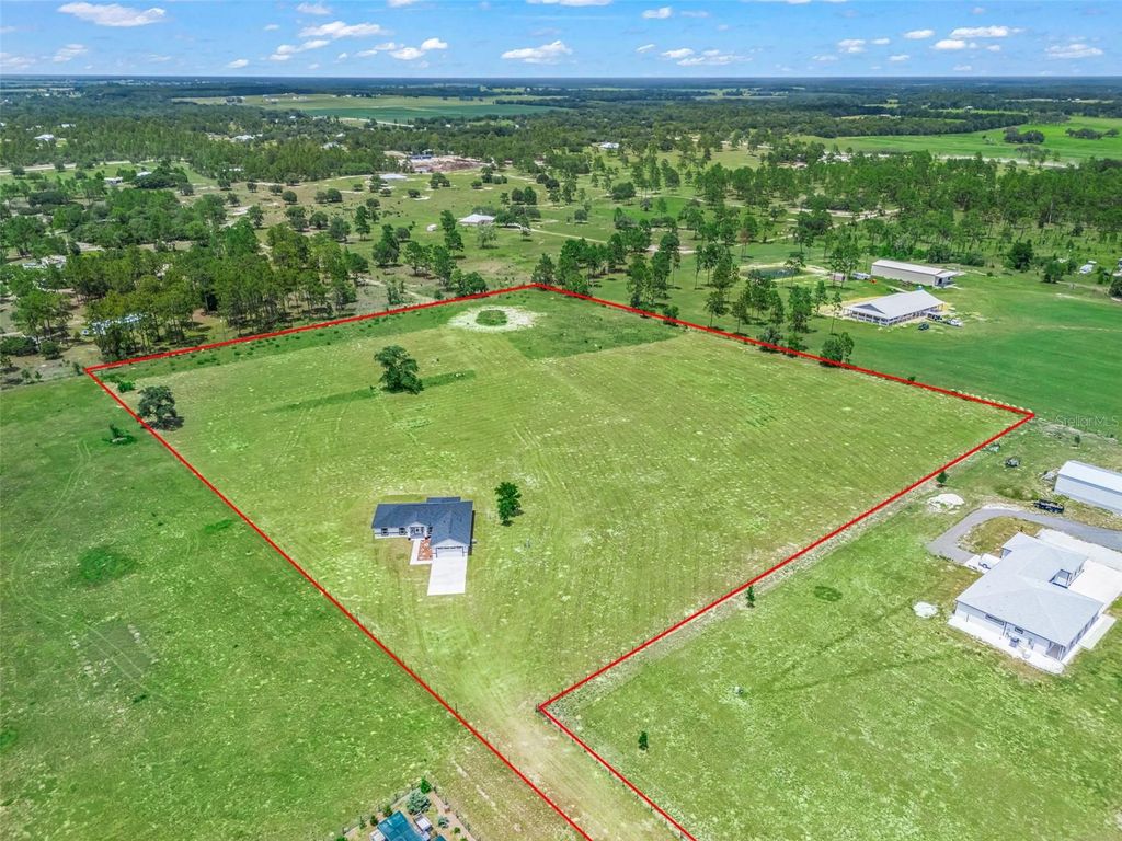 Image 28 of property listing at 14461 SE 80TH STREET, Morriston, FL 32668