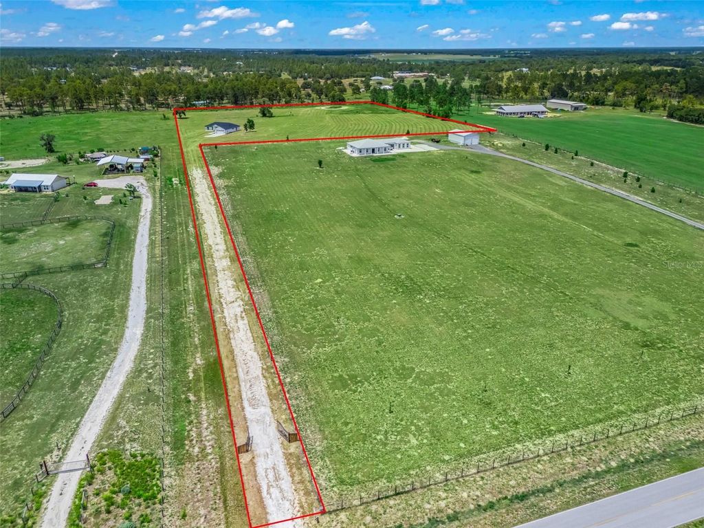 Image 29 of property listing at 14461 SE 80TH STREET, Morriston, FL 32668