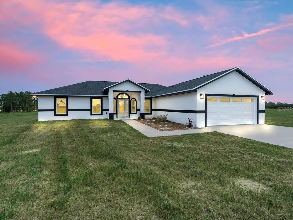 Image 32 of property listing at 14461 SE 80TH STREET, Morriston, FL 32668