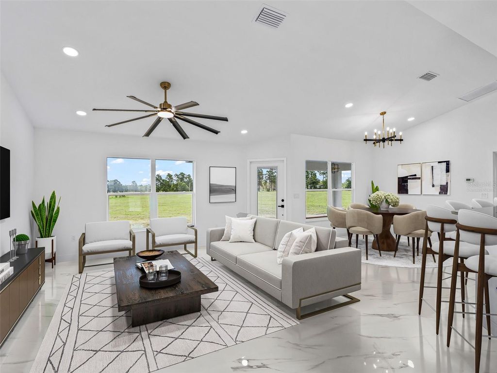 Image 6 of property listing at 14461 SE 80TH STREET, Morriston, FL 32668
