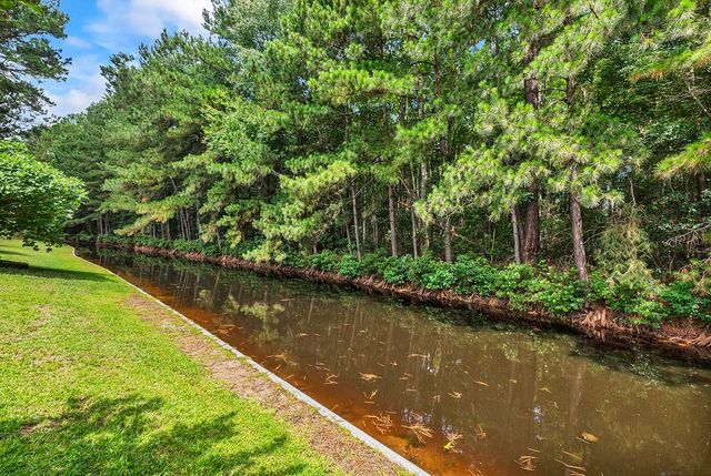 209 Candlewood Dr., Conway, SC 29526