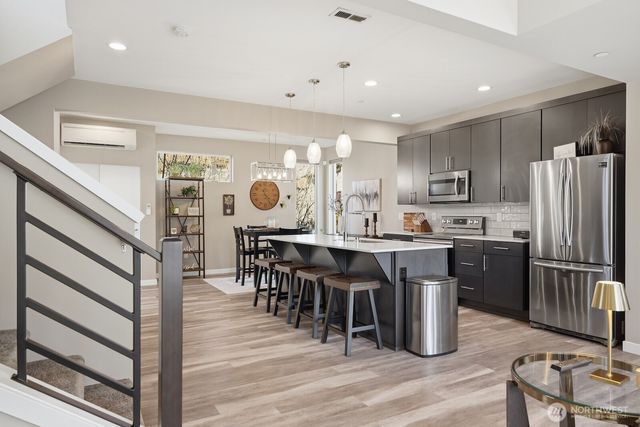 1313 150th Lane SW, Lynnwood, WA 98087