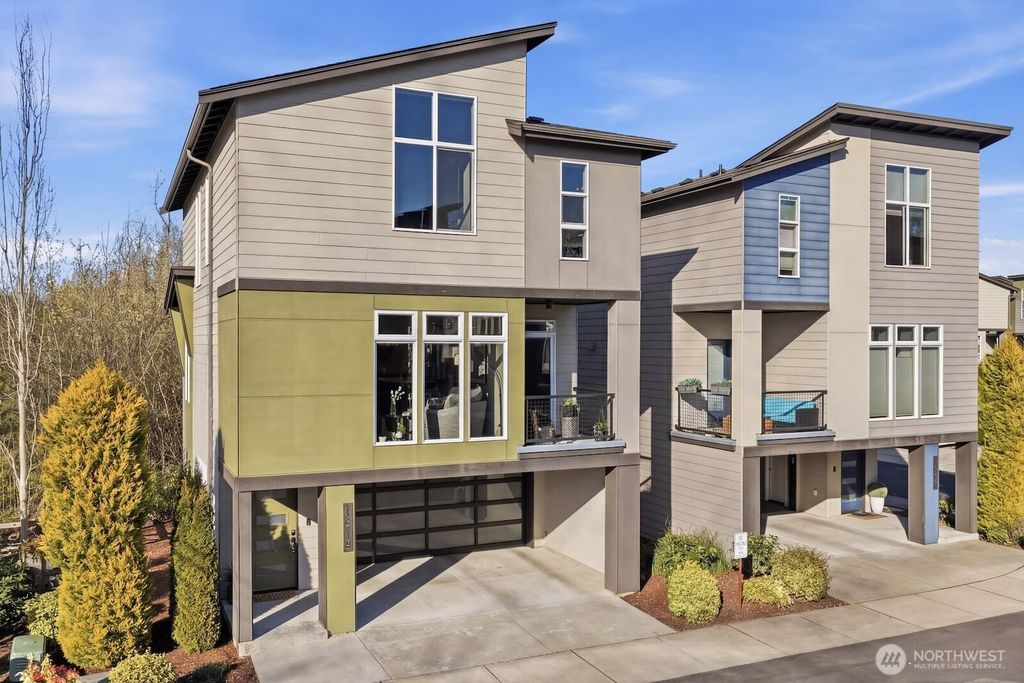 1313 150th Lane SW, Lynnwood, WA 98087