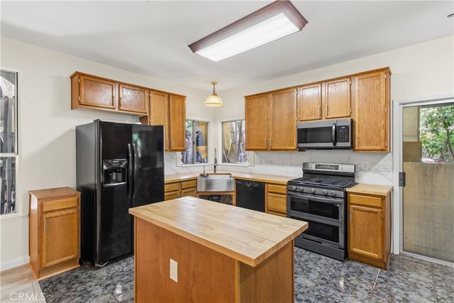 1069 Brick And Tile, Stockton, CA 95206
