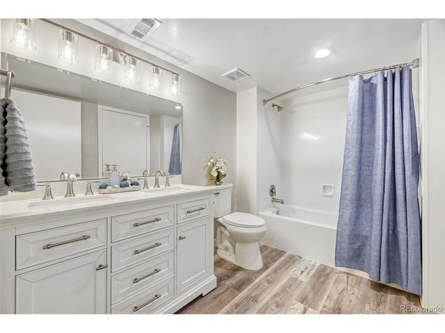 1314 S Cathay Ct 102, Aurora, CO 80017