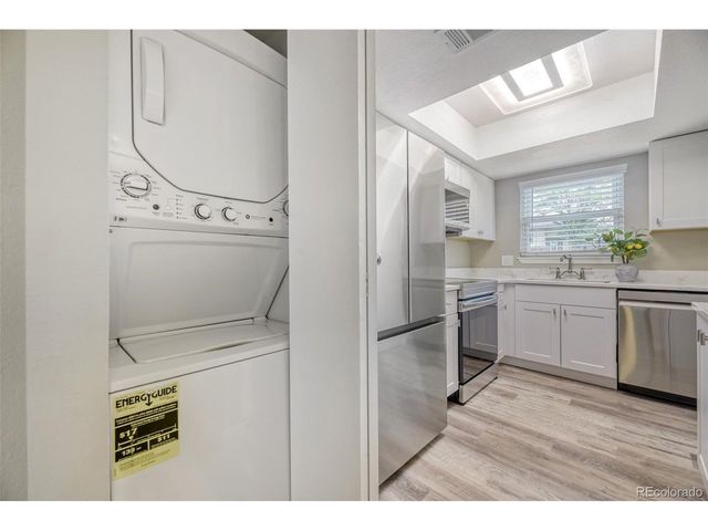 1314 S Cathay Ct 102, Aurora, CO 80017