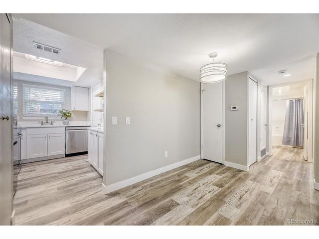 1314 S Cathay Ct 102, Aurora, CO 80017